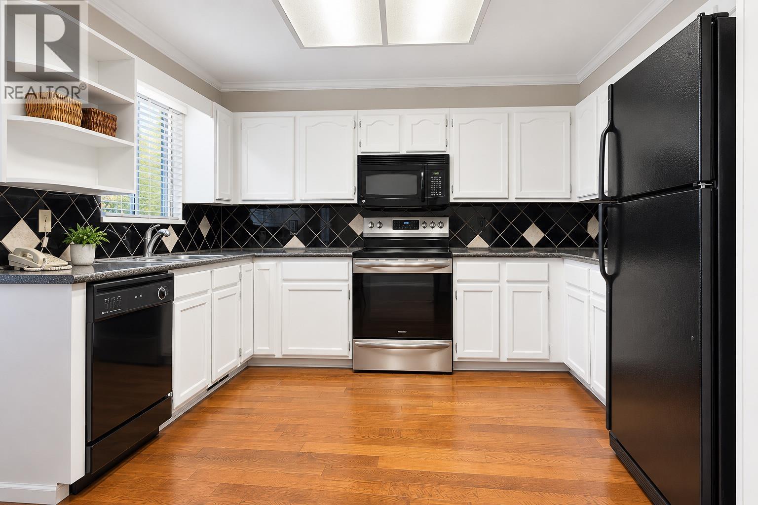 202 1140 Castle Crescent, Port Coquitlam, British Columbia  V3C 5R6 - Photo 5 - R3175169