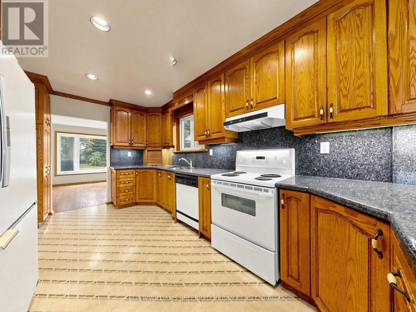 82 Crossbow Crescent, Toronto, Ontario  M2J 3M4 - Photo 16 - C14032108