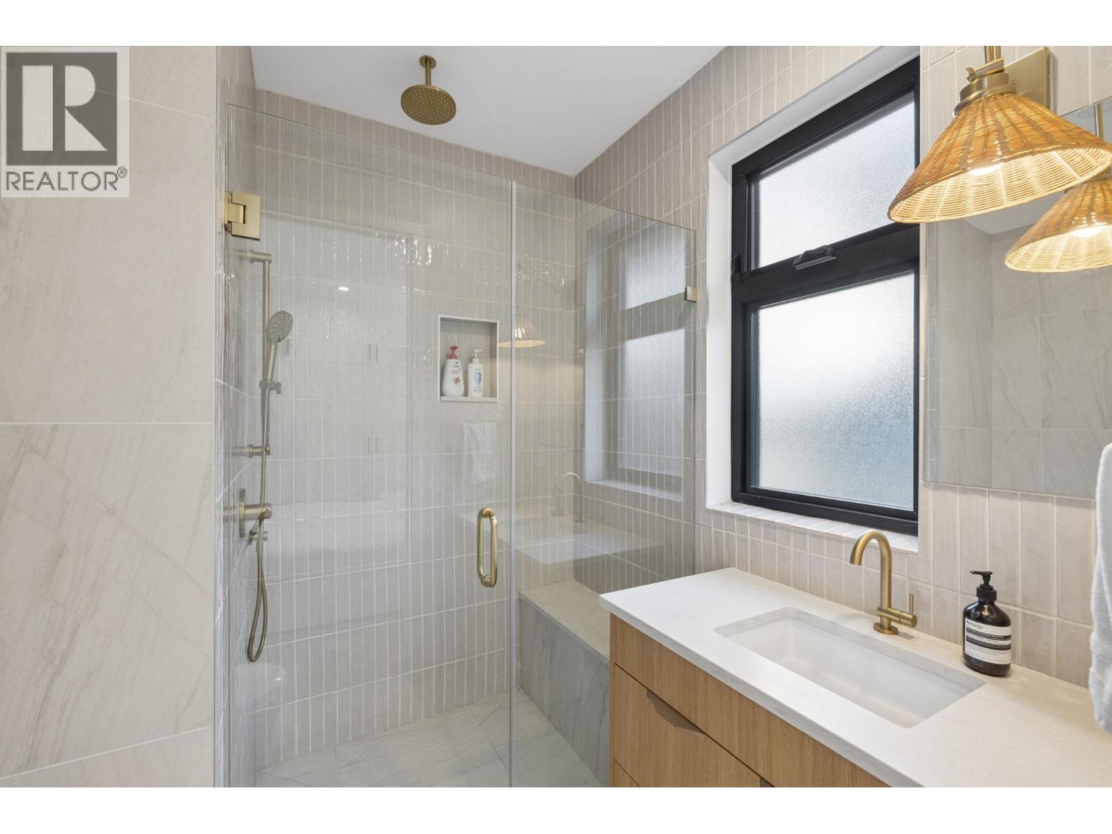 366 W 25th Street, North Vancouver, British Columbia  V7N 2G1 - Photo 22 - R3175049