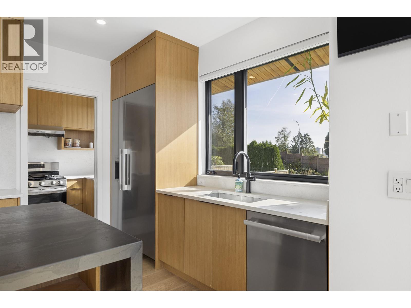 366 W 25th Street, North Vancouver, British Columbia  V7N 2G1 - Photo 17 - R3175049
