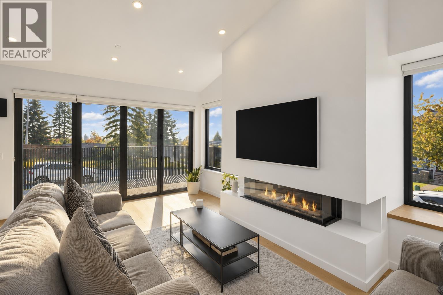 366 W 25th Street, North Vancouver, British Columbia  V7N 2G1 - Photo 9 - R3175049