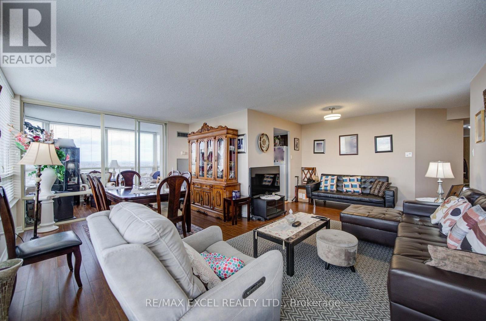 1403 - 300 Alton Towers Circle, Toronto, Ontario  M1V 4X9 - Photo 14 - E14032088