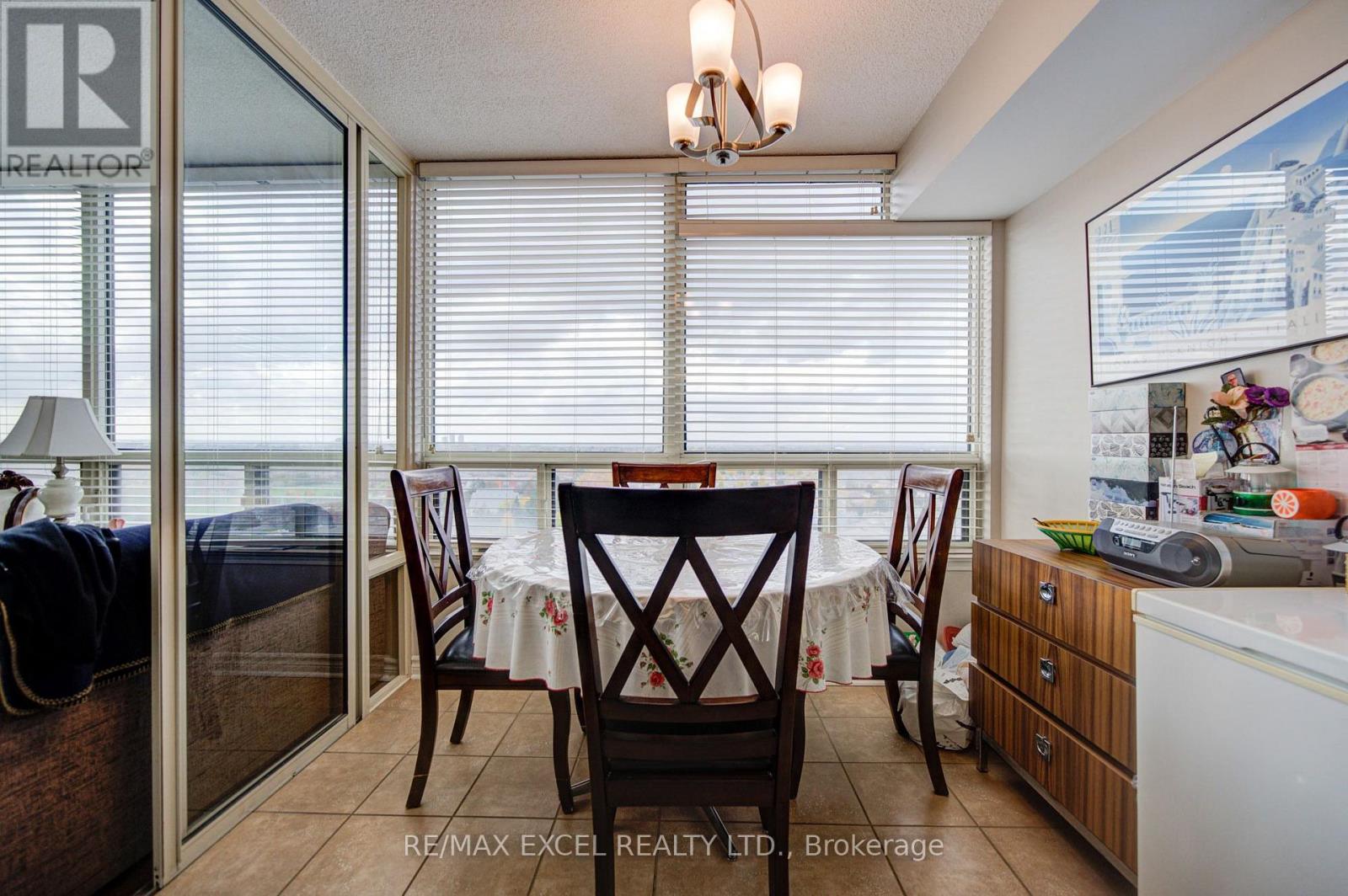 1403 - 300 Alton Towers Circle, Toronto, Ontario  M1V 4X9 - Photo 19 - E14032088