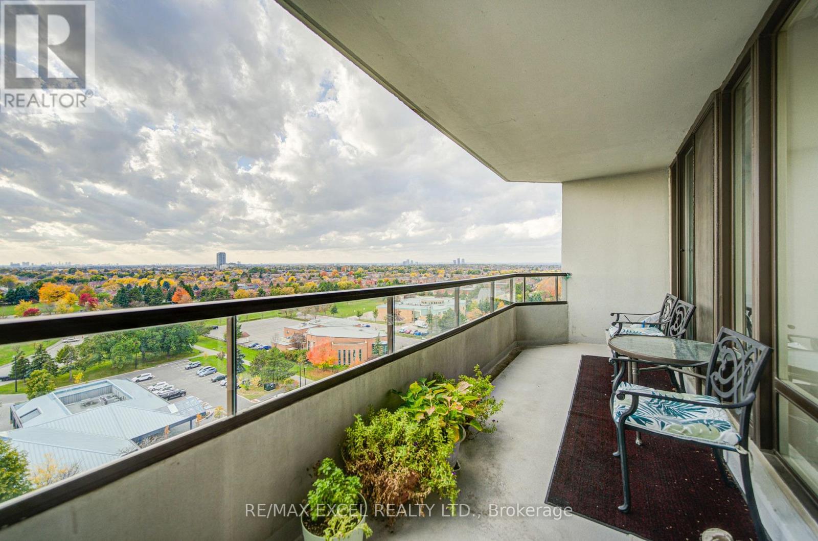 1403 - 300 Alton Towers Circle, Toronto, Ontario  M1V 4X9 - Photo 38 - E14032088