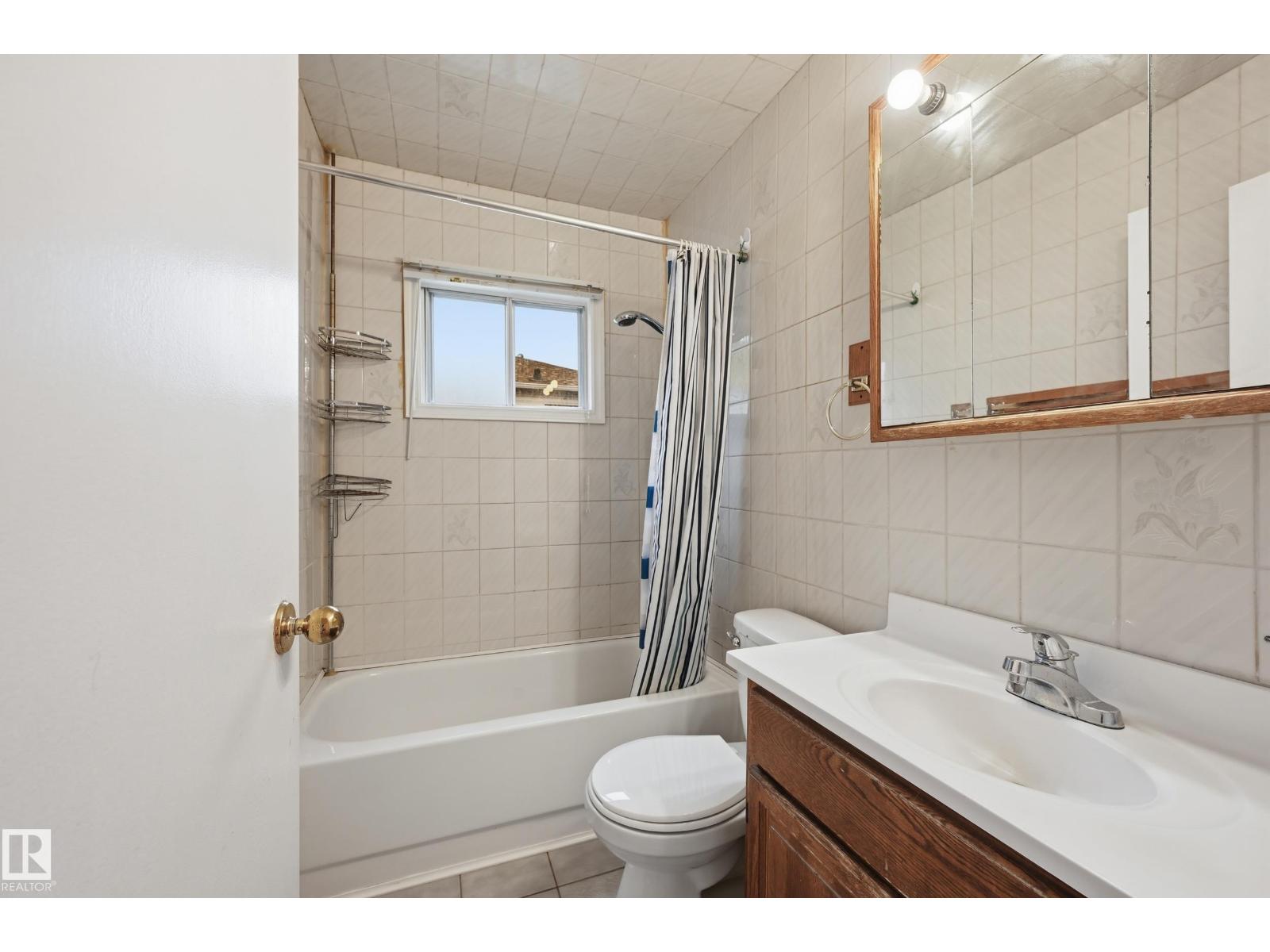 12009 49 ST NW