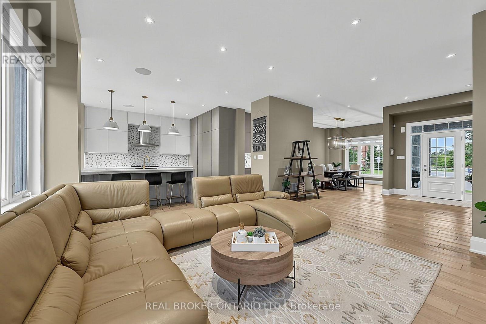 64 Manor Glen Crescent, East Gwillimbury (Mt Albert), Ontario  L0G 1M0 - Photo 10 - N14032006