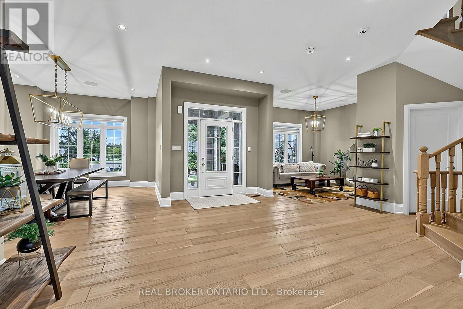 64 Manor Glen Crescent, East Gwillimbury (Mt Albert), Ontario  L0G 1M0 - Photo 3 - N14032006