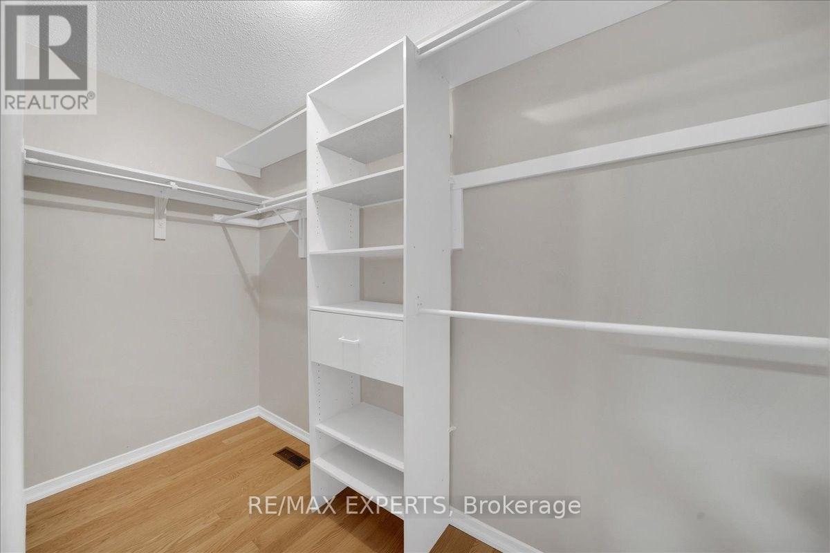 117 Pinedale Gate, Vaughan, Ontario  L4L 8X3 - Photo 19 - N14032016