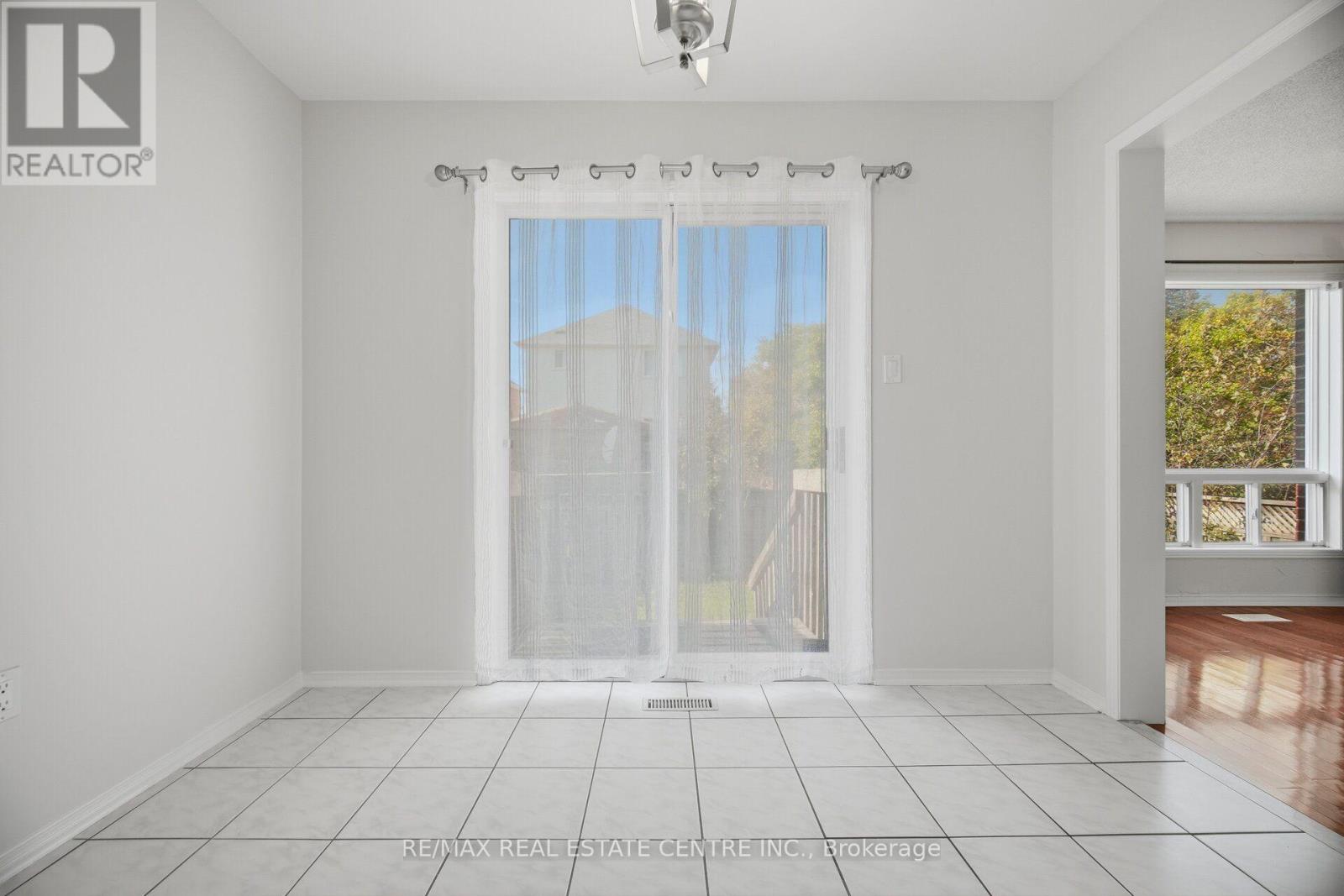 3727 Althorpe Circle, Mississauga, Ontario  L5N 7G5 - Photo 43 - W14032012