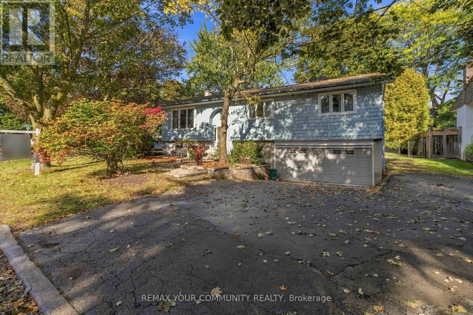 2063 Waters Edge Drive, Oakville, Ontario  L6L 1A3 - Photo 2 - W14032030