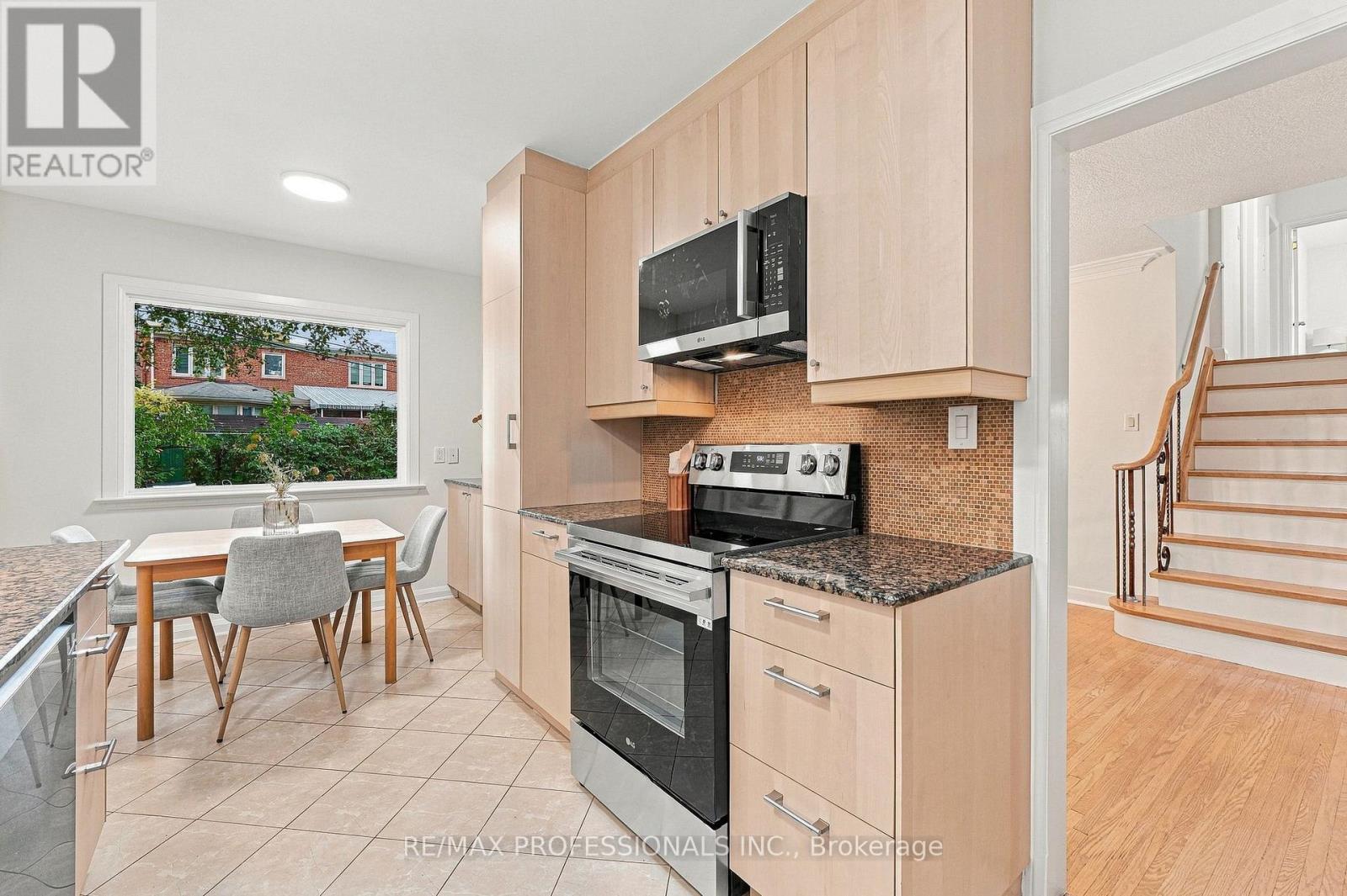 8 Northolt Court, Toronto, Ontario  M9A 3B1 - Photo 16 - W14032124