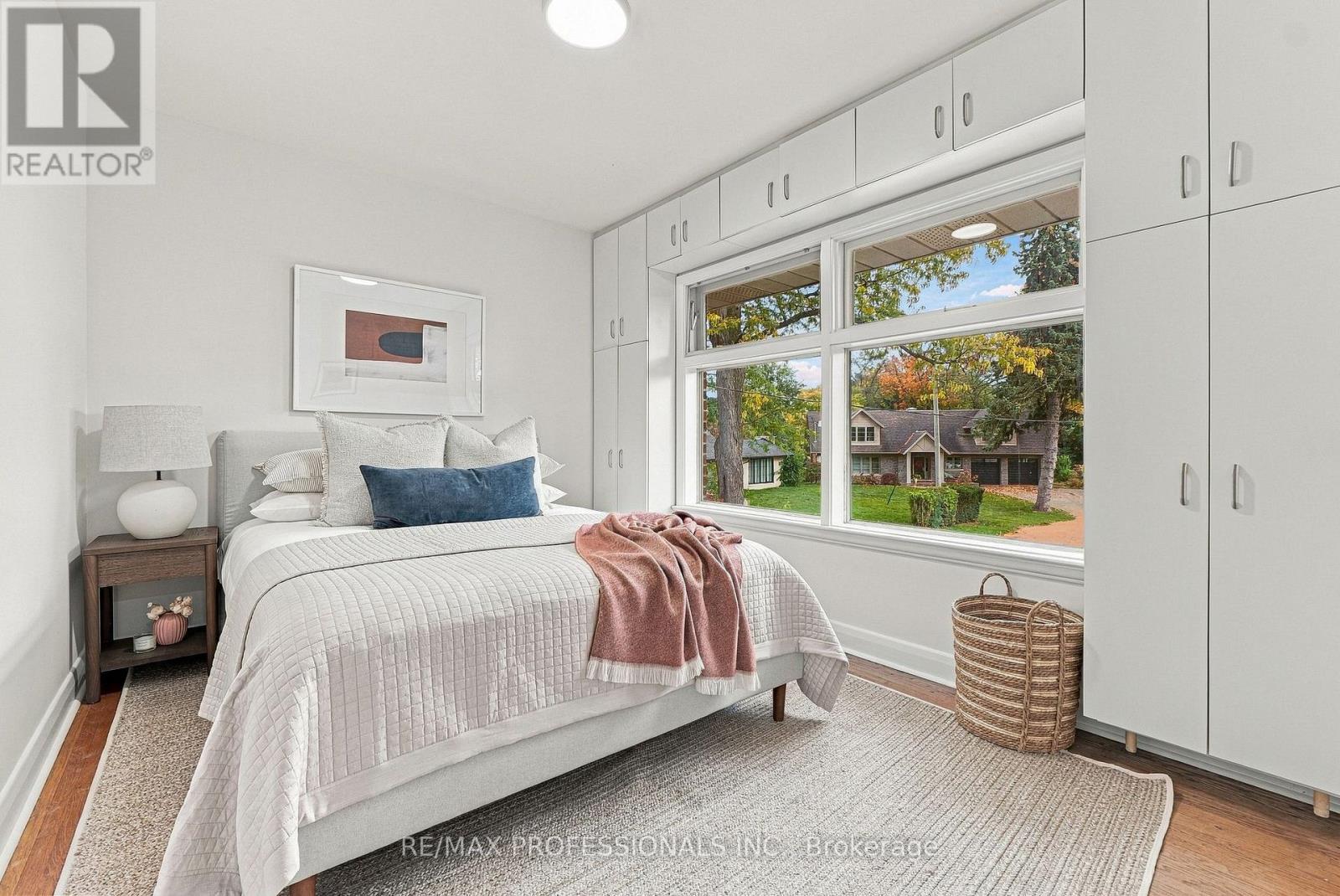 8 Northolt Court, Toronto, Ontario  M9A 3B1 - Photo 25 - W14032124