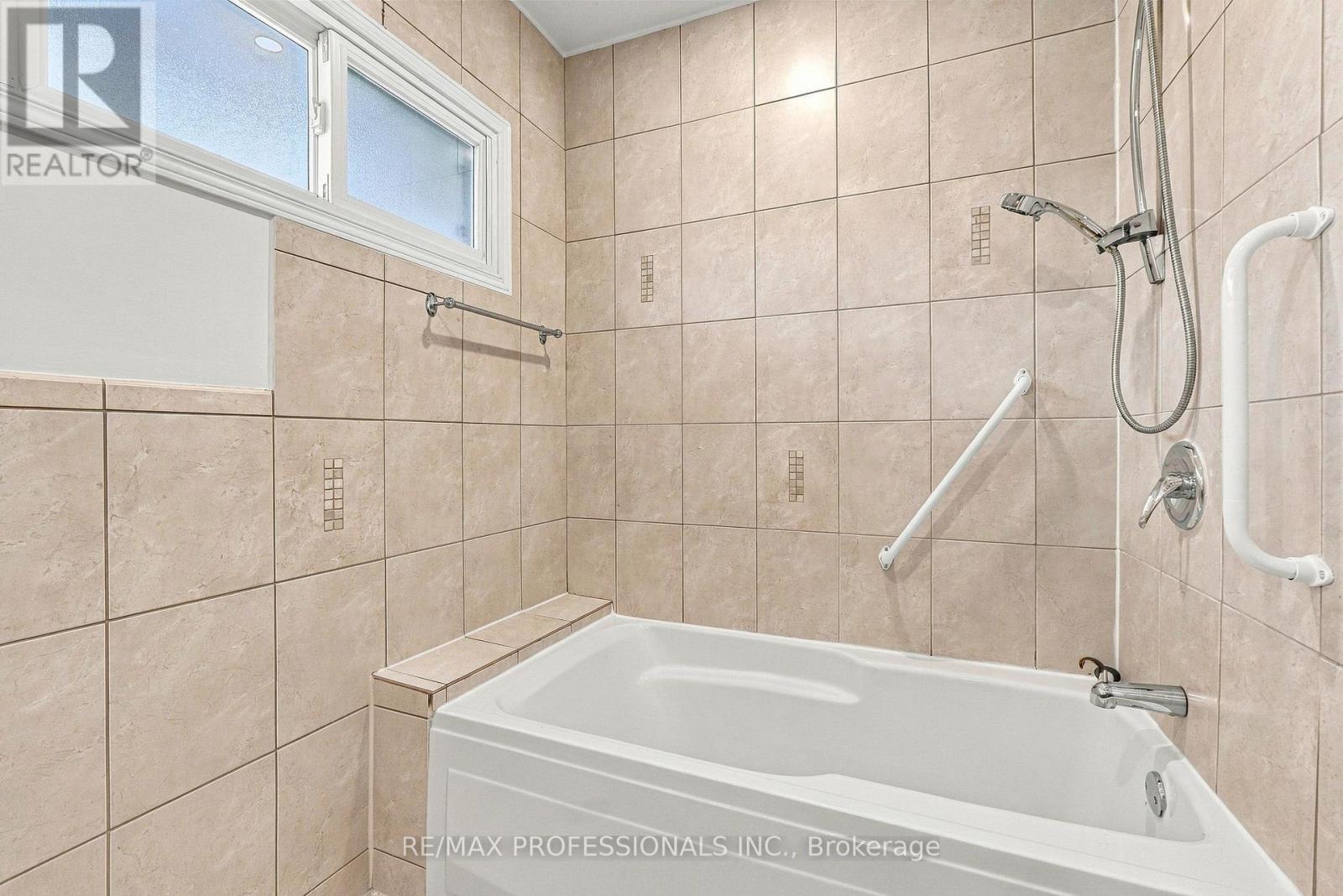 8 Northolt Court, Toronto, Ontario  M9A 3B1 - Photo 29 - W14032124