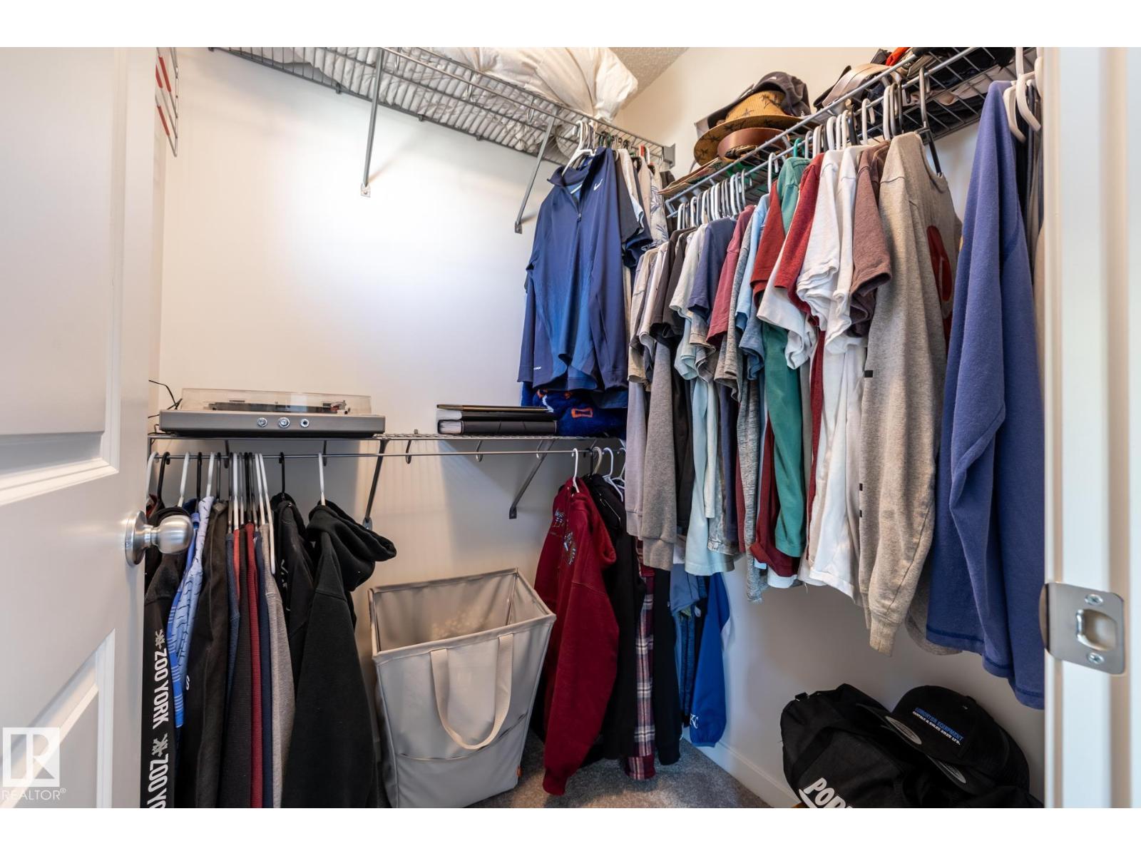 1273 MCLEOD AV