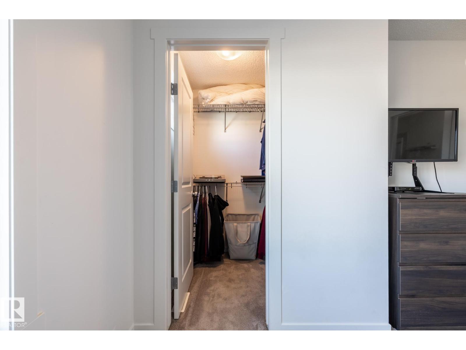 1273 MCLEOD AV
