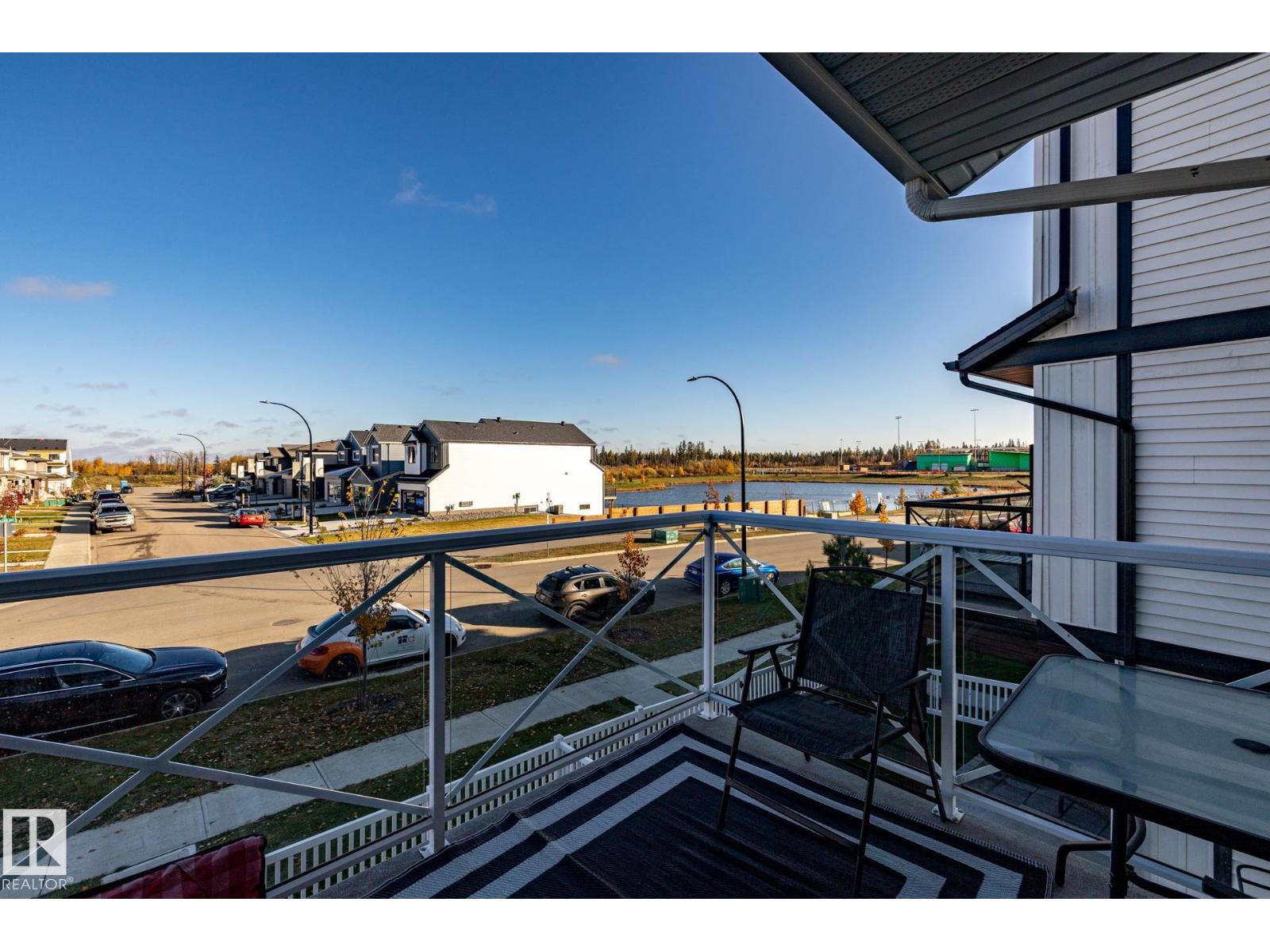 1273 MCLEOD AV