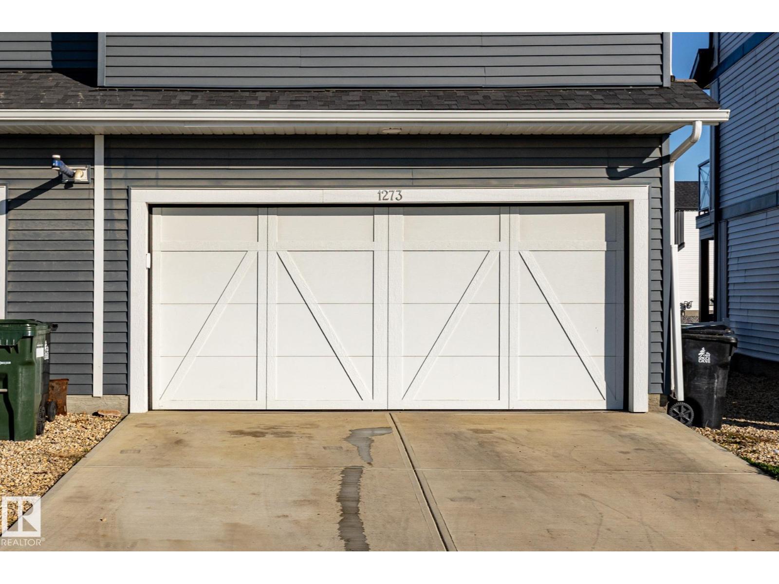 1273 MCLEOD AV