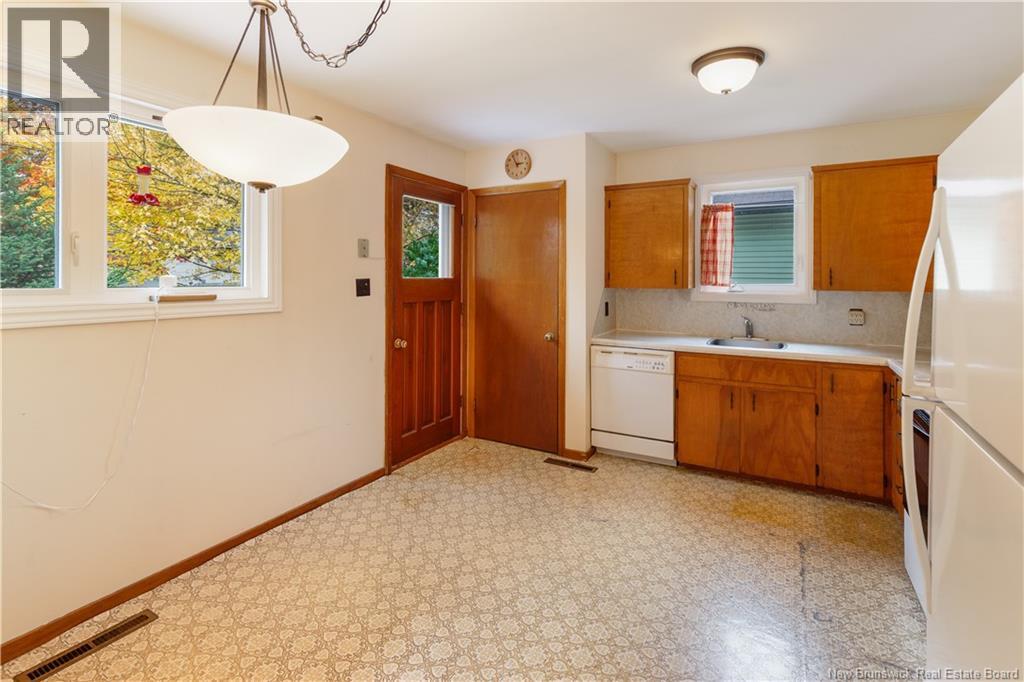 27 Brewster Street, Riverview, New Brunswick  E1B 3M7 - Photo 6 - NB148137
