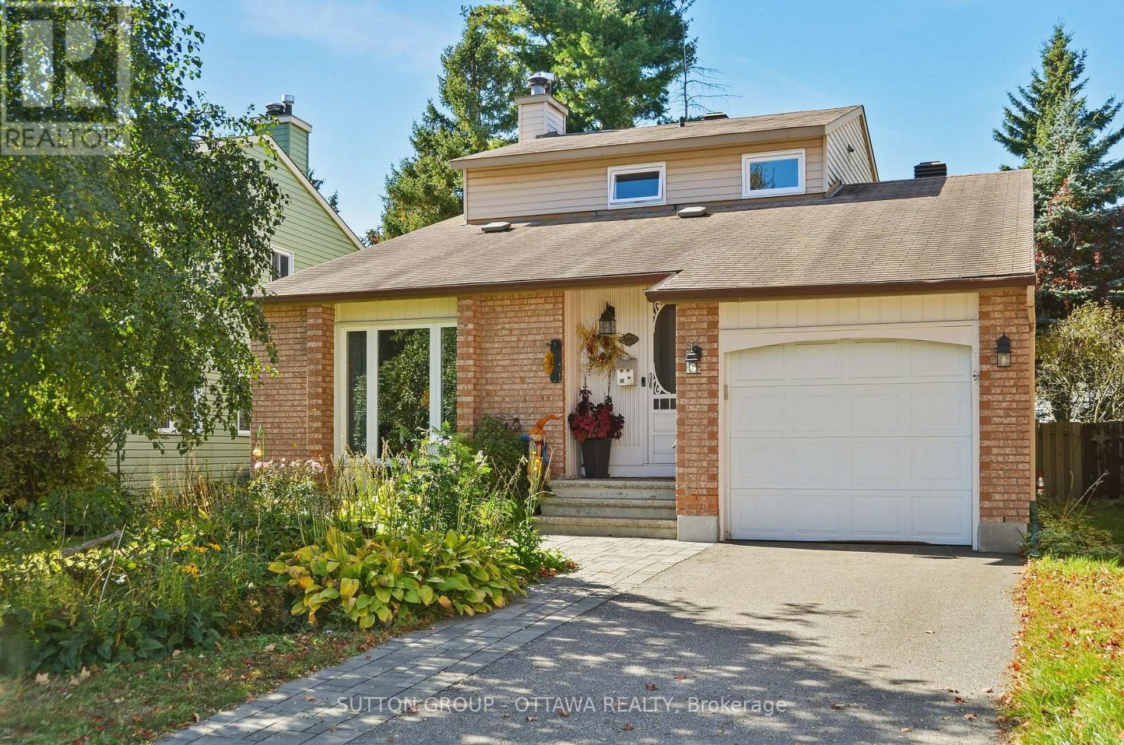 <h3>$549,900</h3><p>1616 St. Georges Street, Ottawa, Ontario</p>