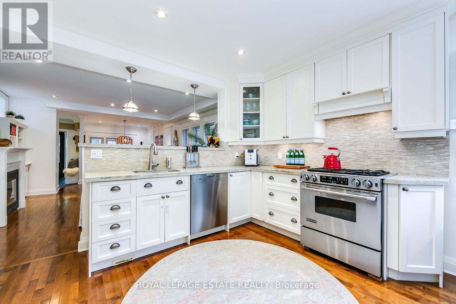 80 Elmer Avenue, Toronto, Ontario  M4L 3R7 - Photo 17 - E13765230