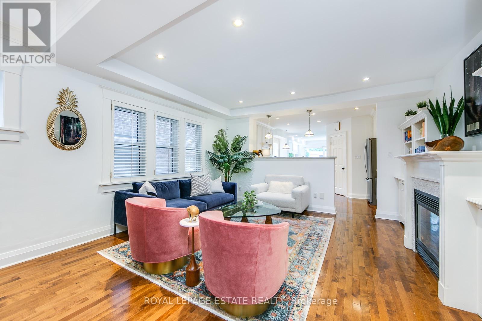 80 Elmer Avenue, Toronto, Ontario  M4L 3R7 - Photo 11 - E13765230
