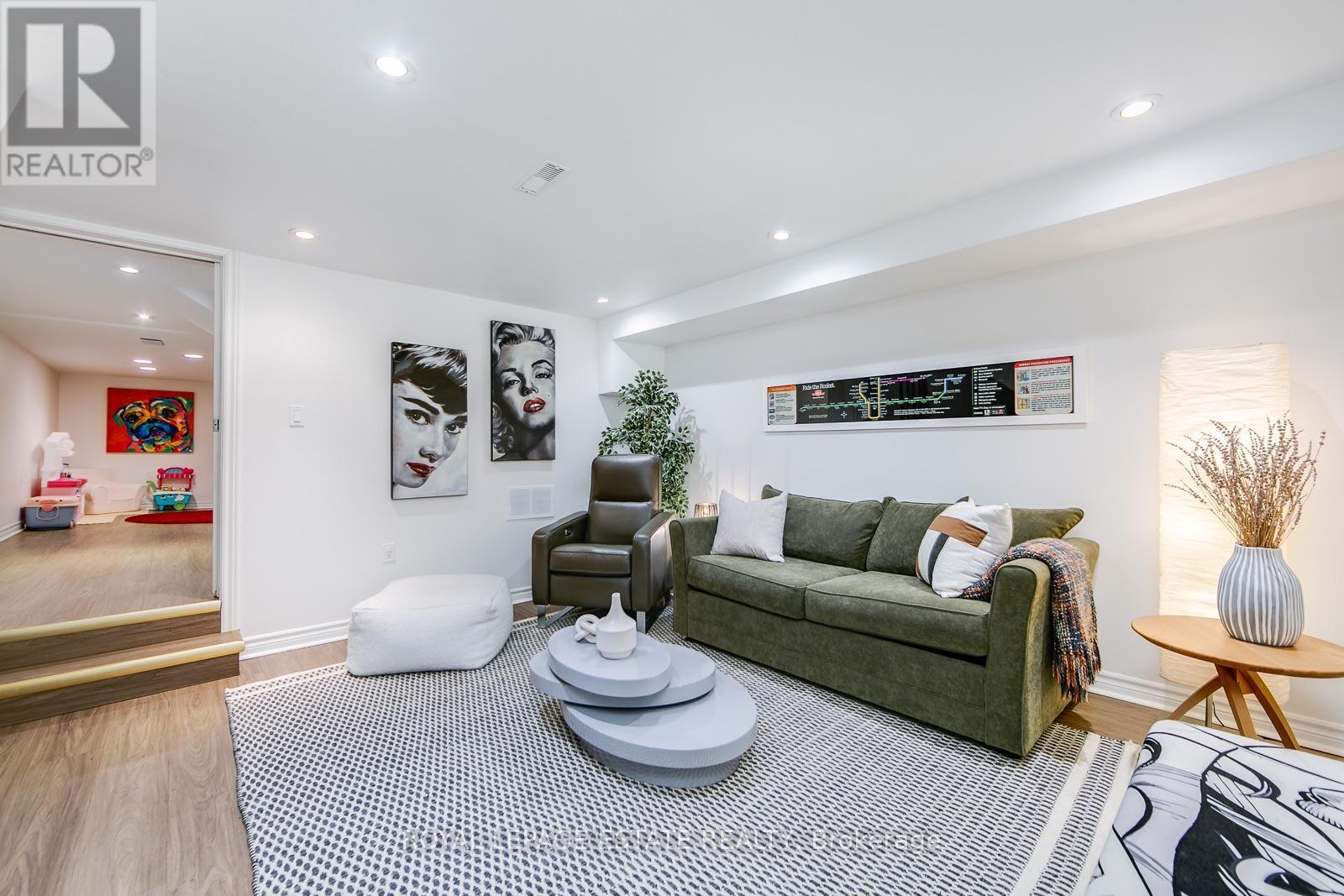 80 Elmer Avenue, Toronto, Ontario  M4L 3R7 - Photo 44 - E13765230