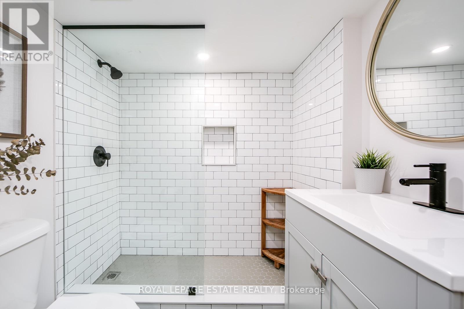 80 Elmer Avenue, Toronto, Ontario  M4L 3R7 - Photo 47 - E13765230