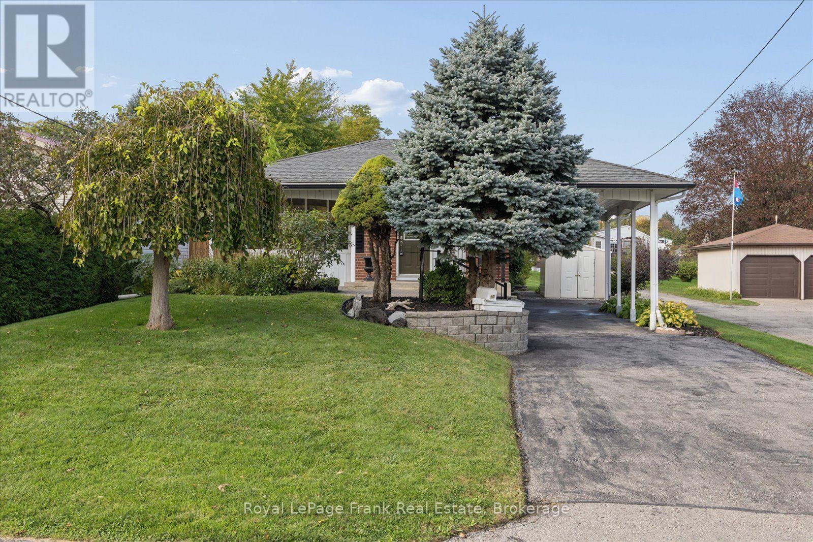 10 Sunicrest Boulevard, Clarington, Ontario  L1C 2G7 - Photo 3 - E14032254