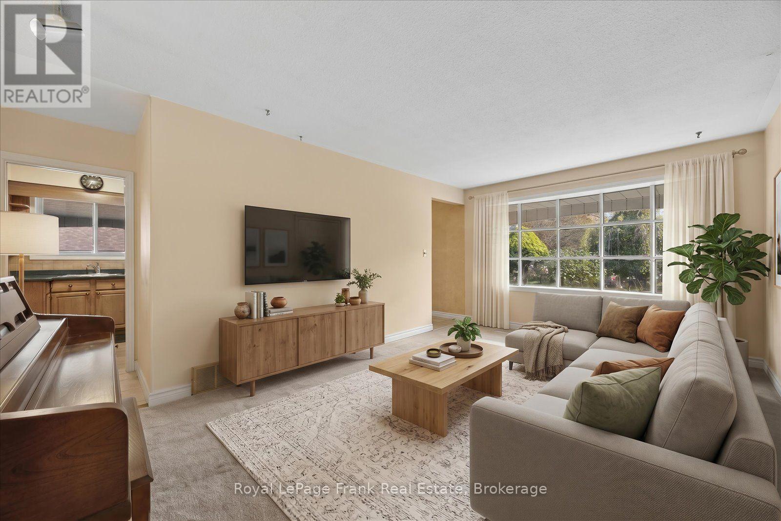 10 Sunicrest Boulevard, Clarington, Ontario  L1C 2G7 - Photo 6 - E14032254