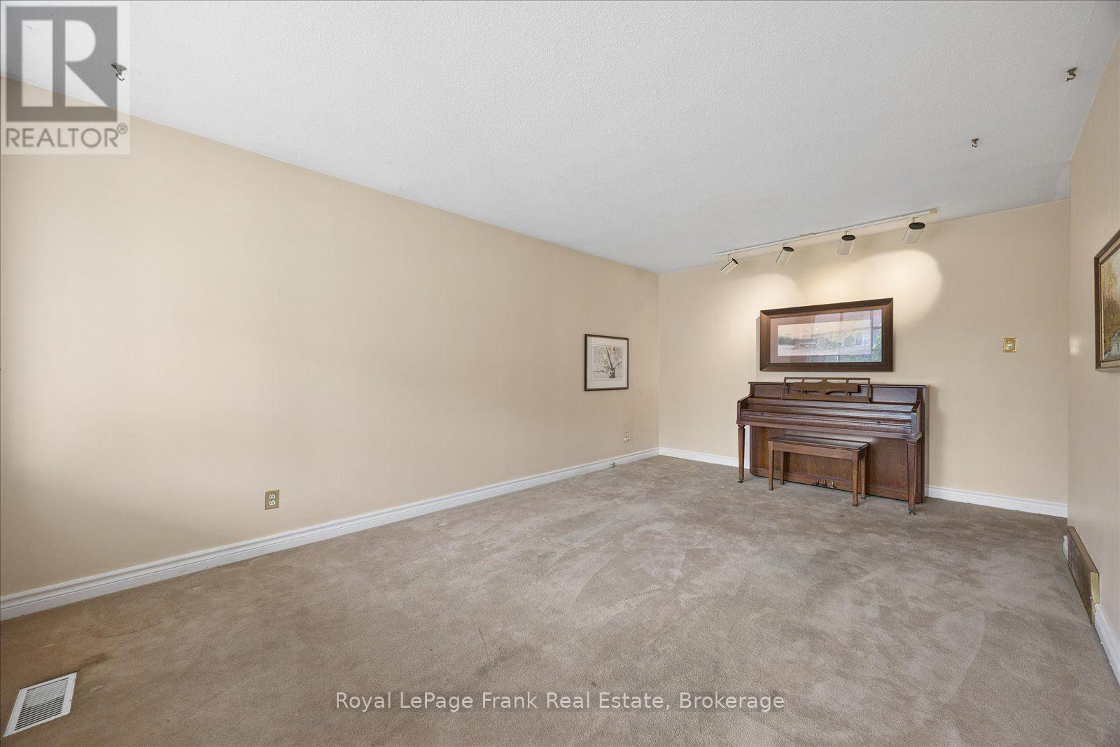10 Sunicrest Boulevard, Clarington, Ontario  L1C 2G7 - Photo 8 - E14032254