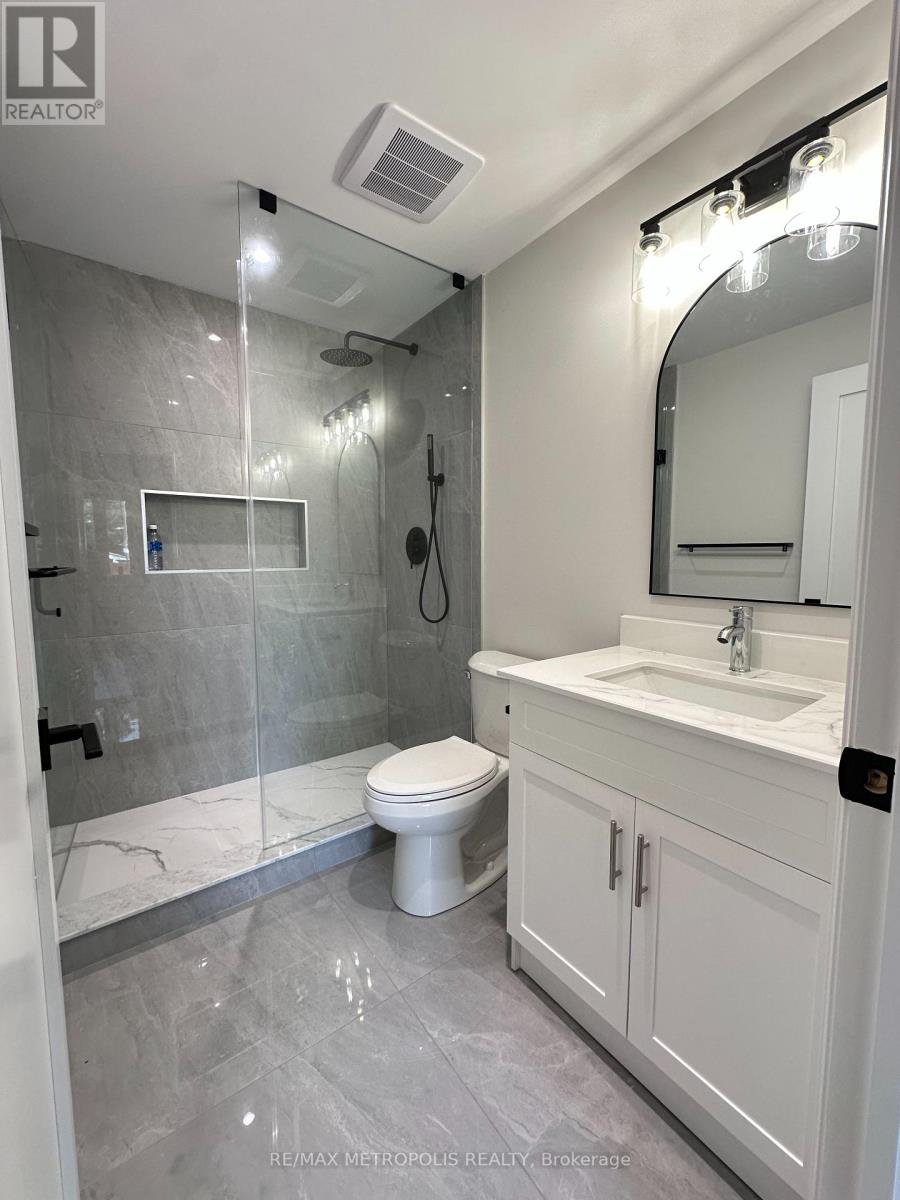 94 Saint Clarens Avenue, Toronto, Ontario  M6K 2S5 - Photo 8 - C14032380