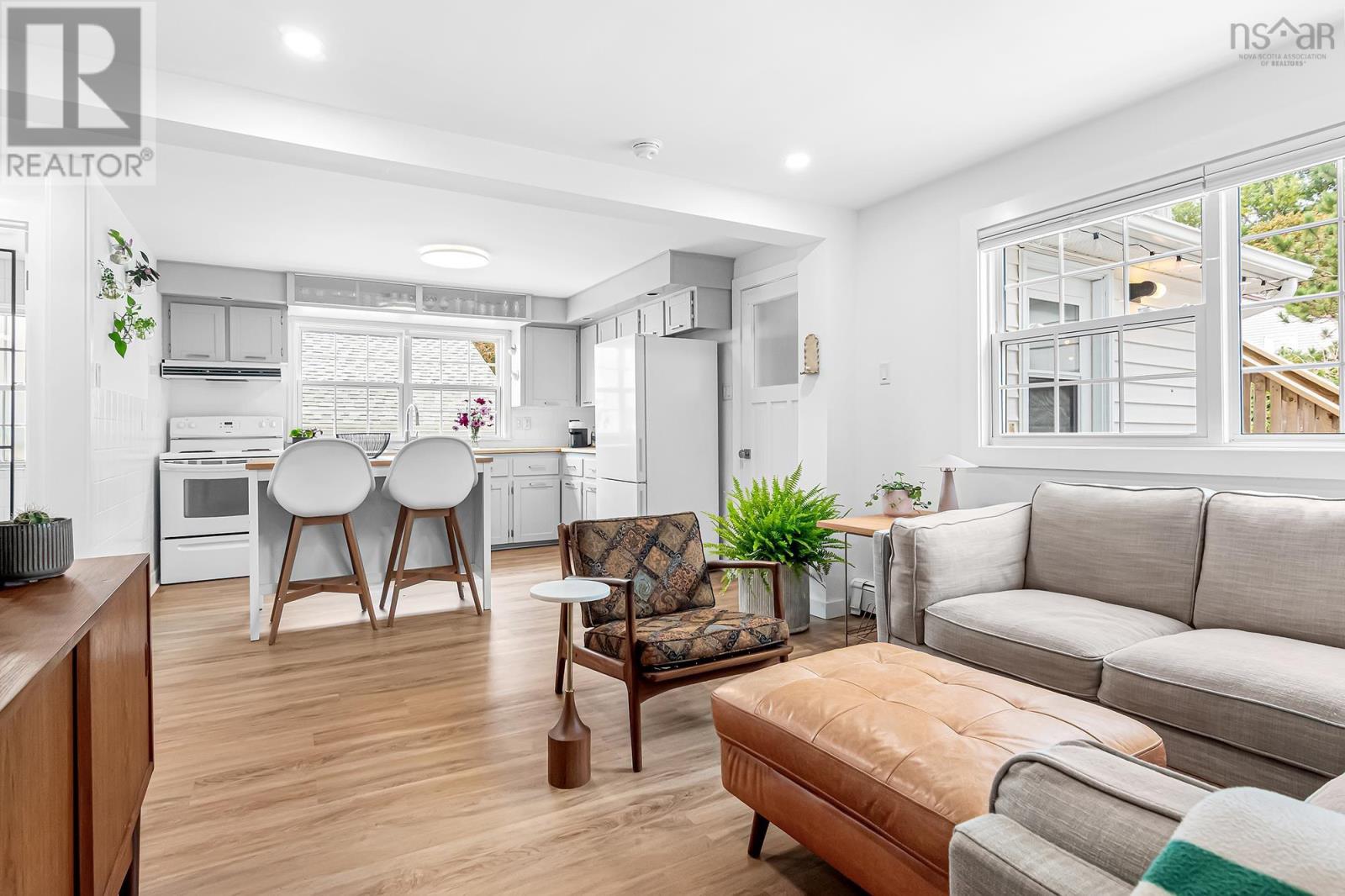 5879 Stairs Street, Halifax, Nova Scotia  B3K 2E2 - Photo 4 - 202625835