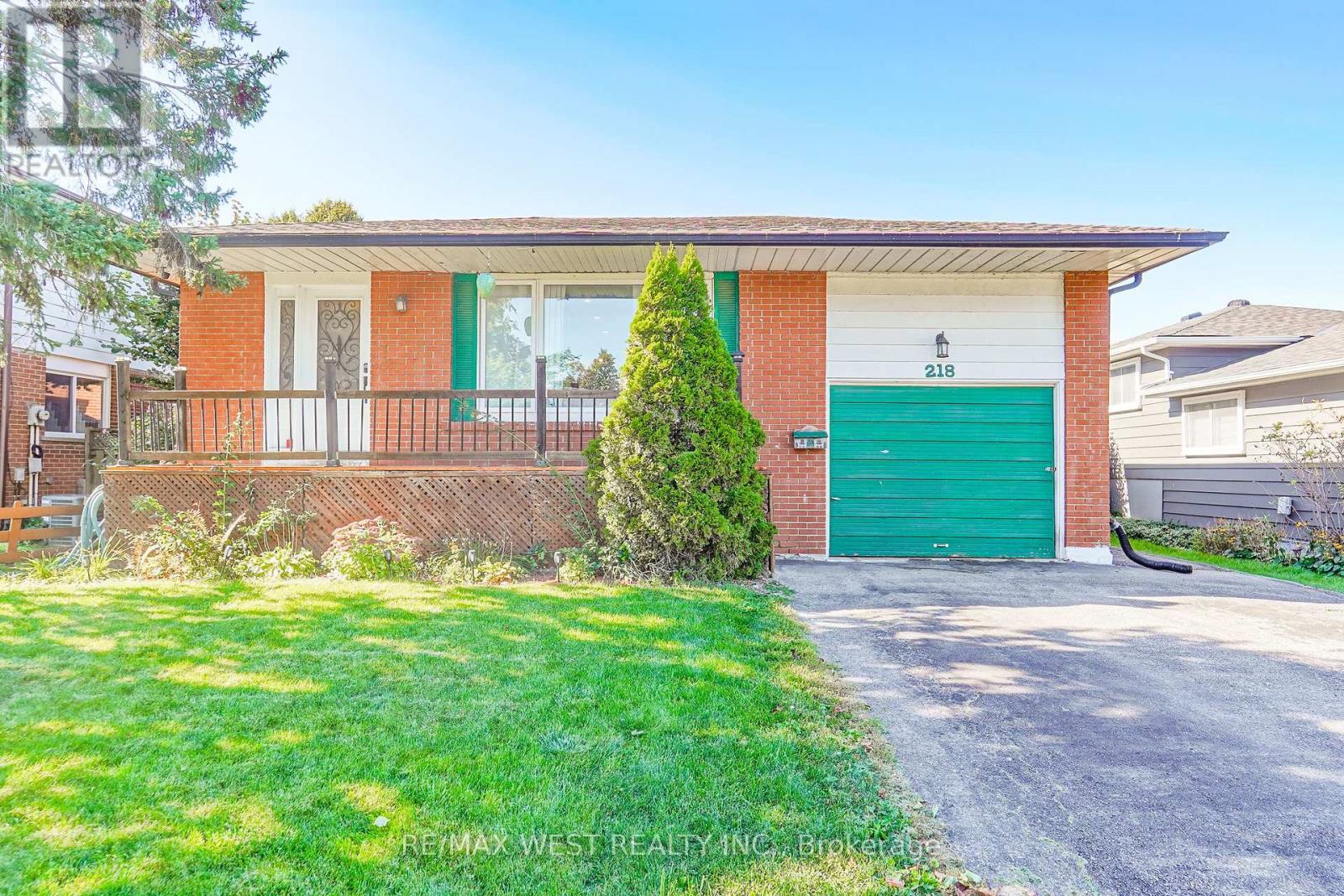 218 Quetico Avenue, Oshawa, Ontario  L1J 1G1 - Photo 1 - E14032372