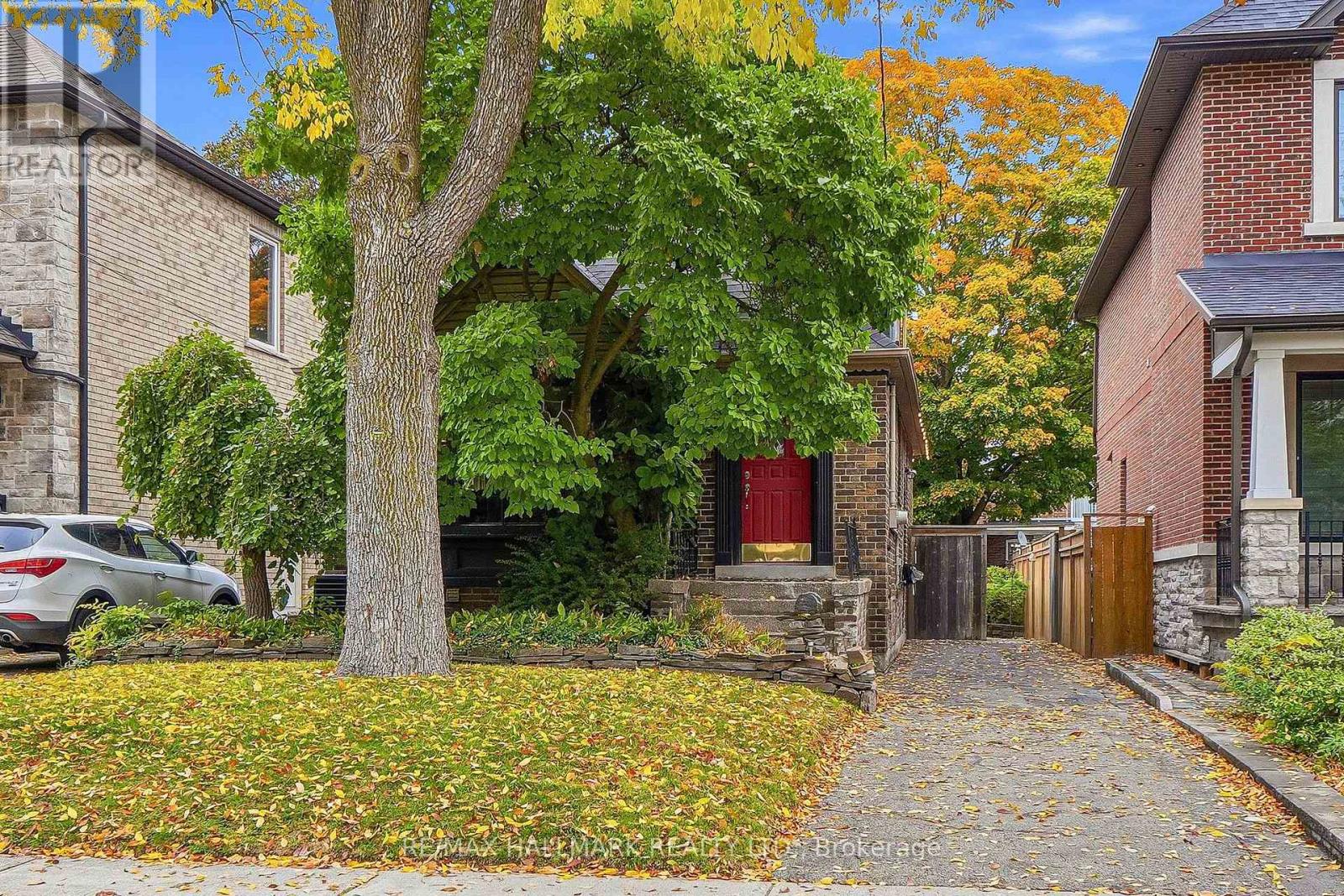 57 ATHLONE ROAD, Toronto, Ontario