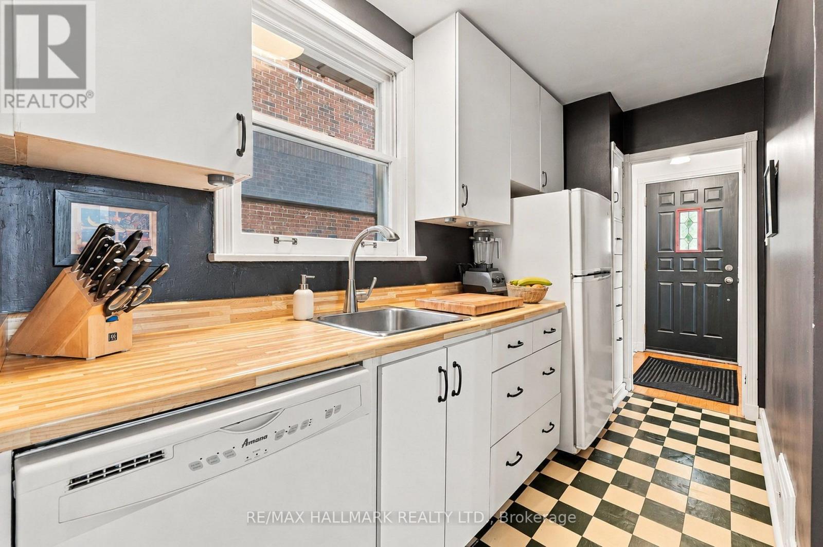 57 Athlone Road, Toronto, Ontario  M4J 4H3 - Photo 11 - E14032400