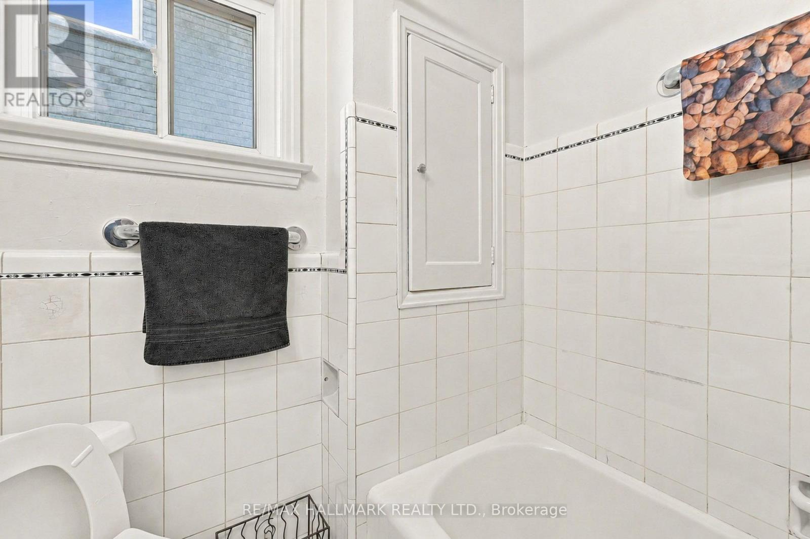 57 Athlone Road, Toronto, Ontario  M4J 4H3 - Photo 14 - E14032400