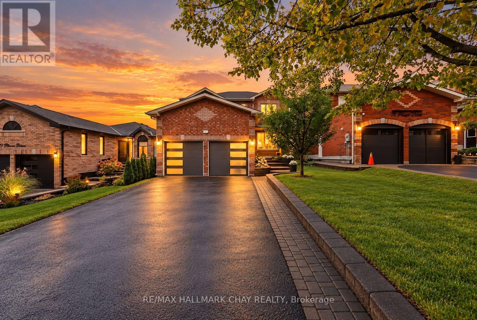 17 PRINCE DRIVE, Bradford West Gwillimbury, Ontario
