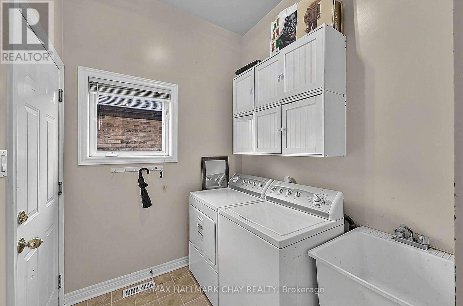 17 Prince Drive, Bradford West Gwillimbury, Ontario  L3Z 3B7 - Photo 14 - N14032344