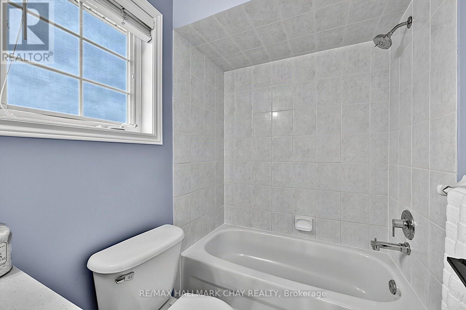 17 Prince Drive, Bradford West Gwillimbury, Ontario  L3Z 3B7 - Photo 19 - N14032344