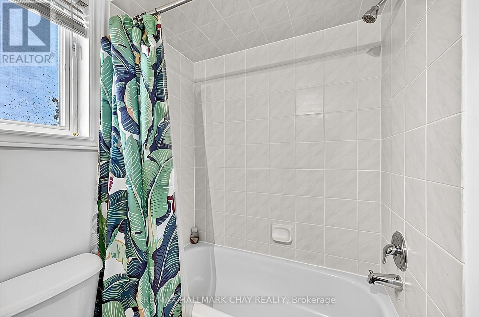 17 Prince Drive, Bradford West Gwillimbury, Ontario  L3Z 3B7 - Photo 23 - N14032344