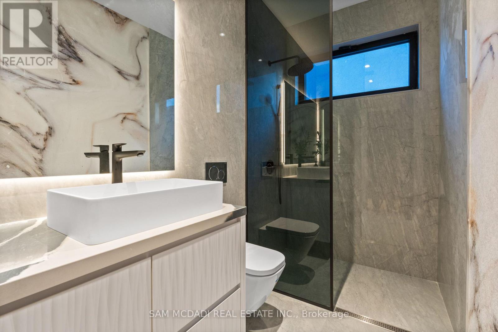 1090 Ella Avenue, Mississauga, Ontario  L5E 1H5 - Photo 32 - W14032242
