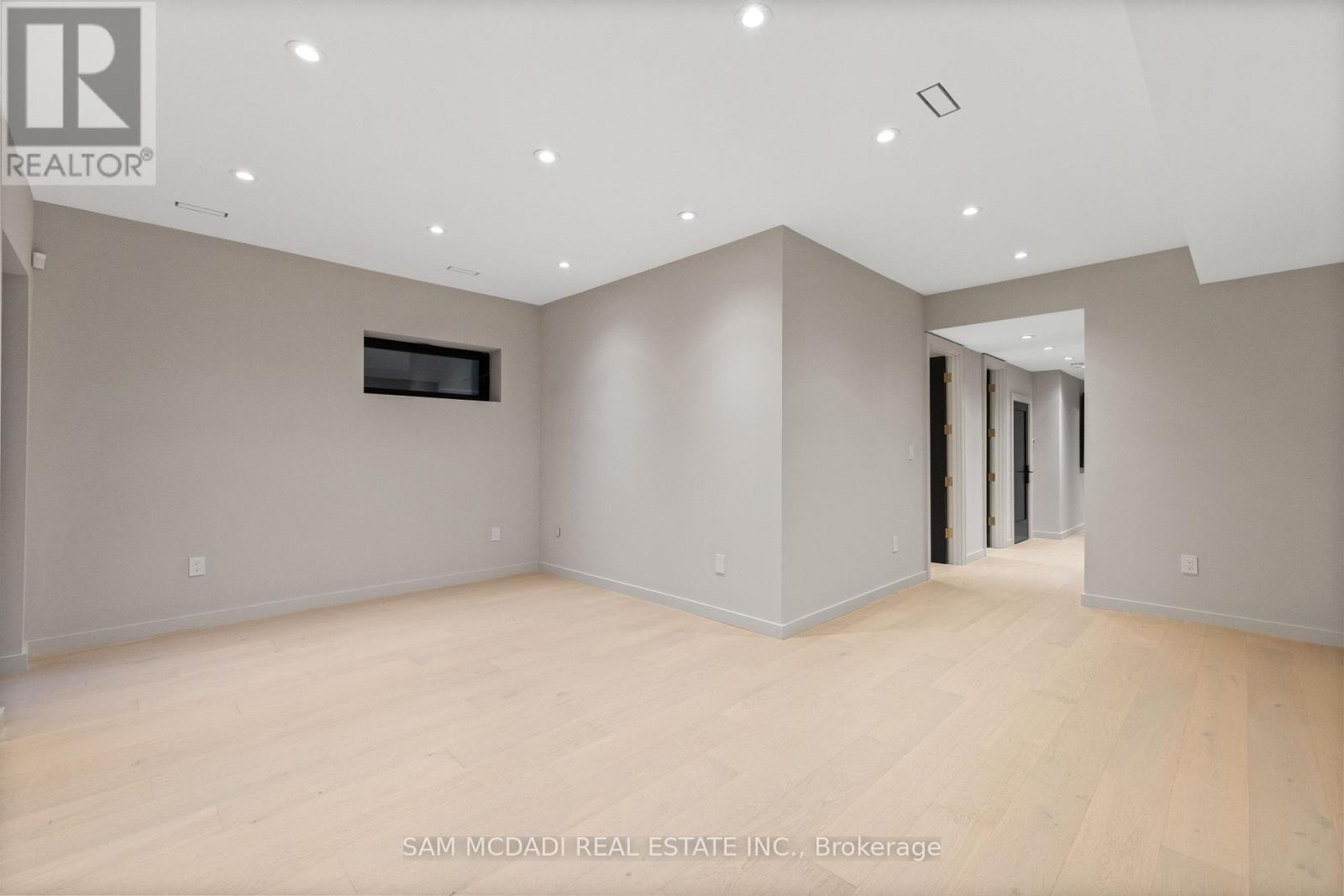 1090 Ella Avenue, Mississauga, Ontario  L5E 1H5 - Photo 39 - W14032242