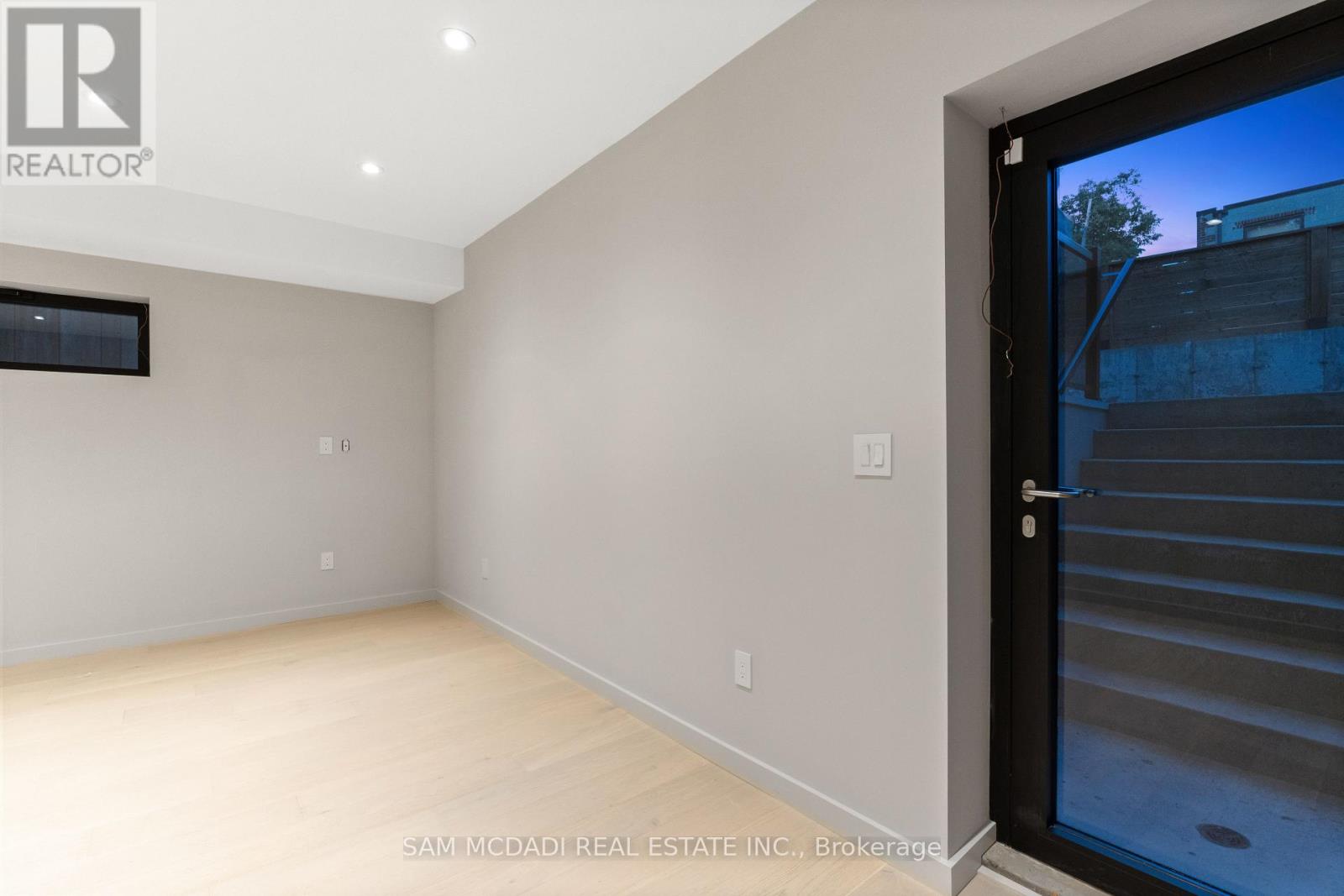 1090 Ella Avenue, Mississauga, Ontario  L5E 1H5 - Photo 41 - W14032242