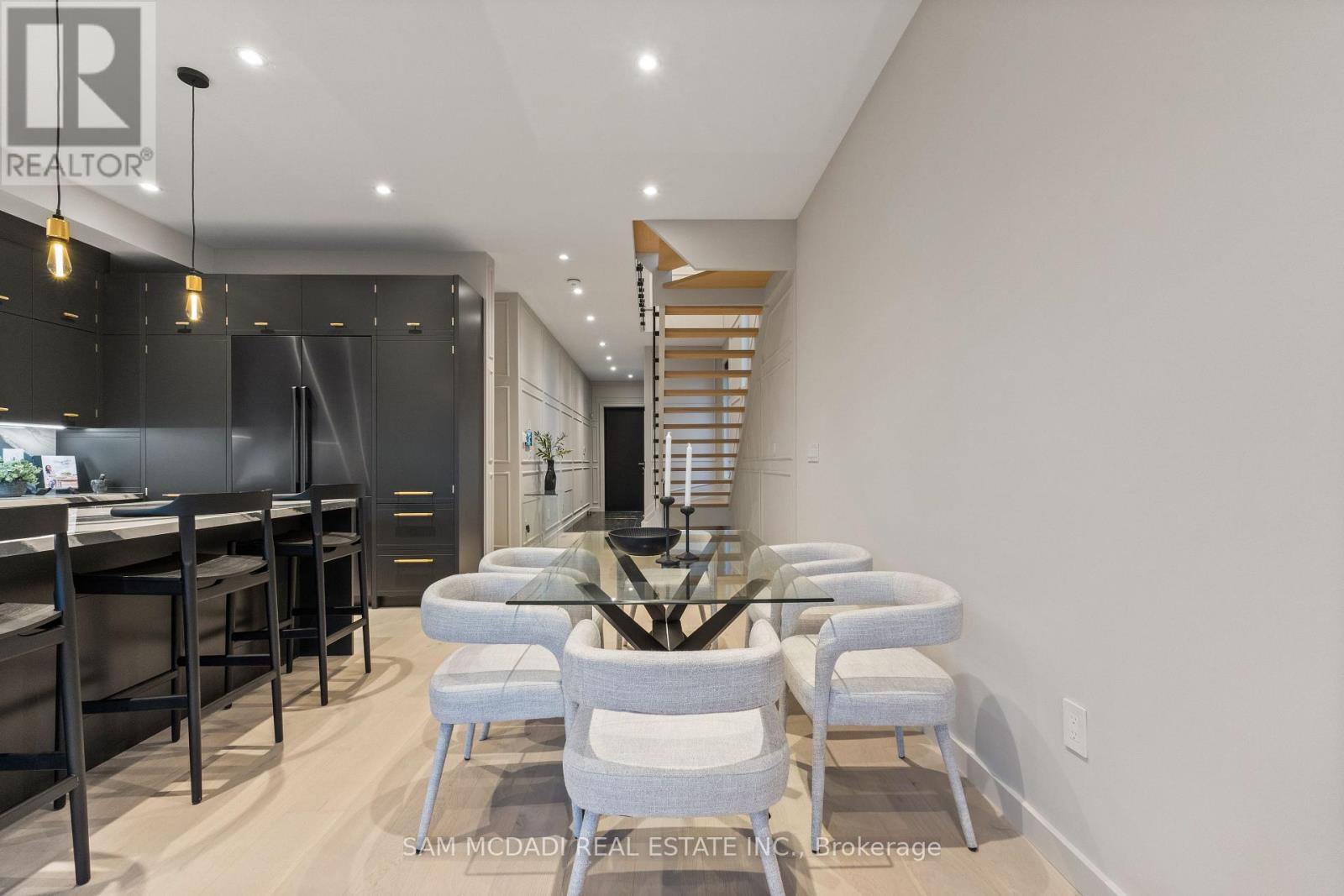 1090 Ella Avenue, Mississauga, Ontario  L5E 1H5 - Photo 9 - W14032242