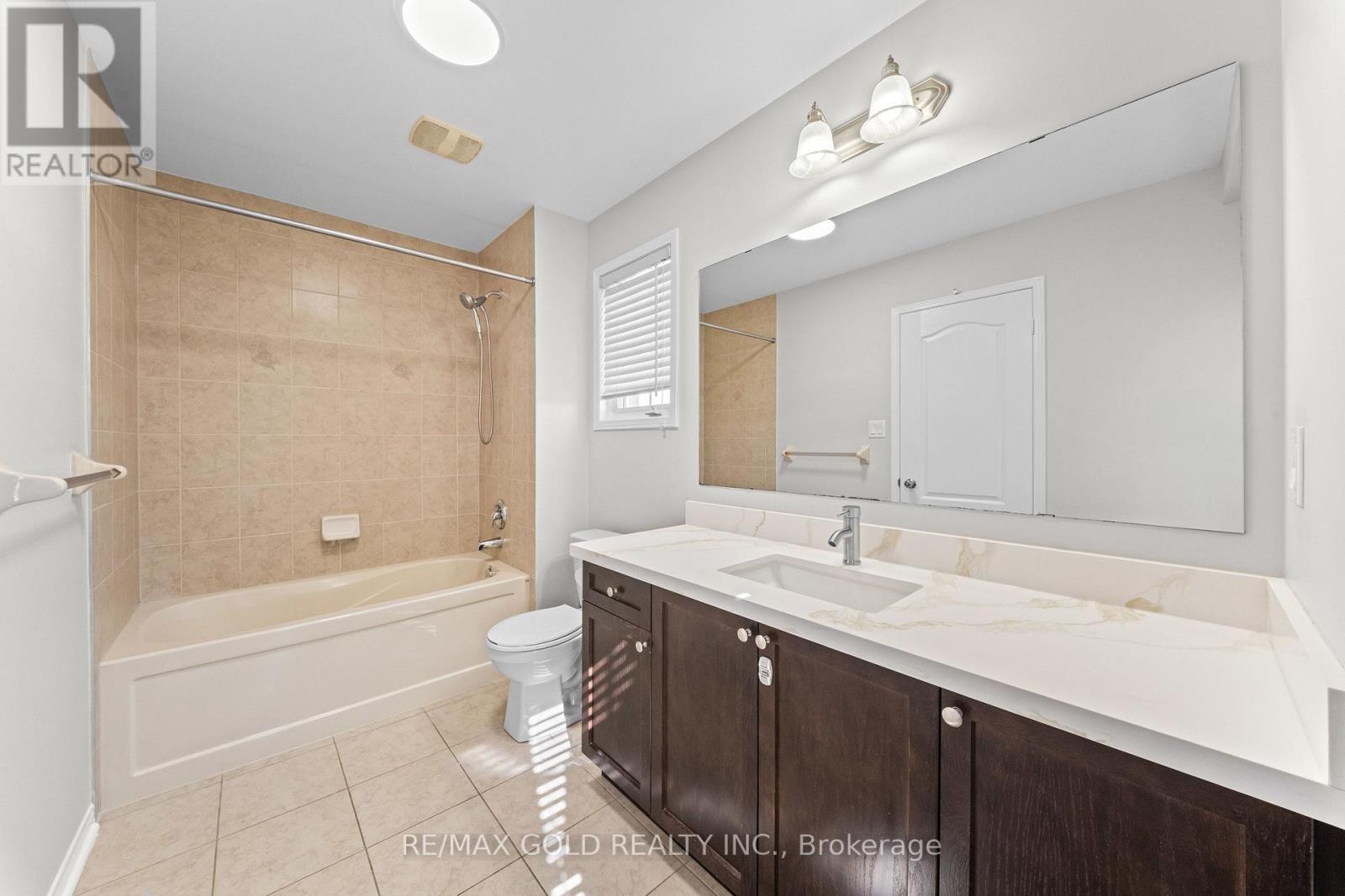 2 Bellchase Trail, Brampton, Ontario  L6P 3K4 - Photo 16 - W14032250