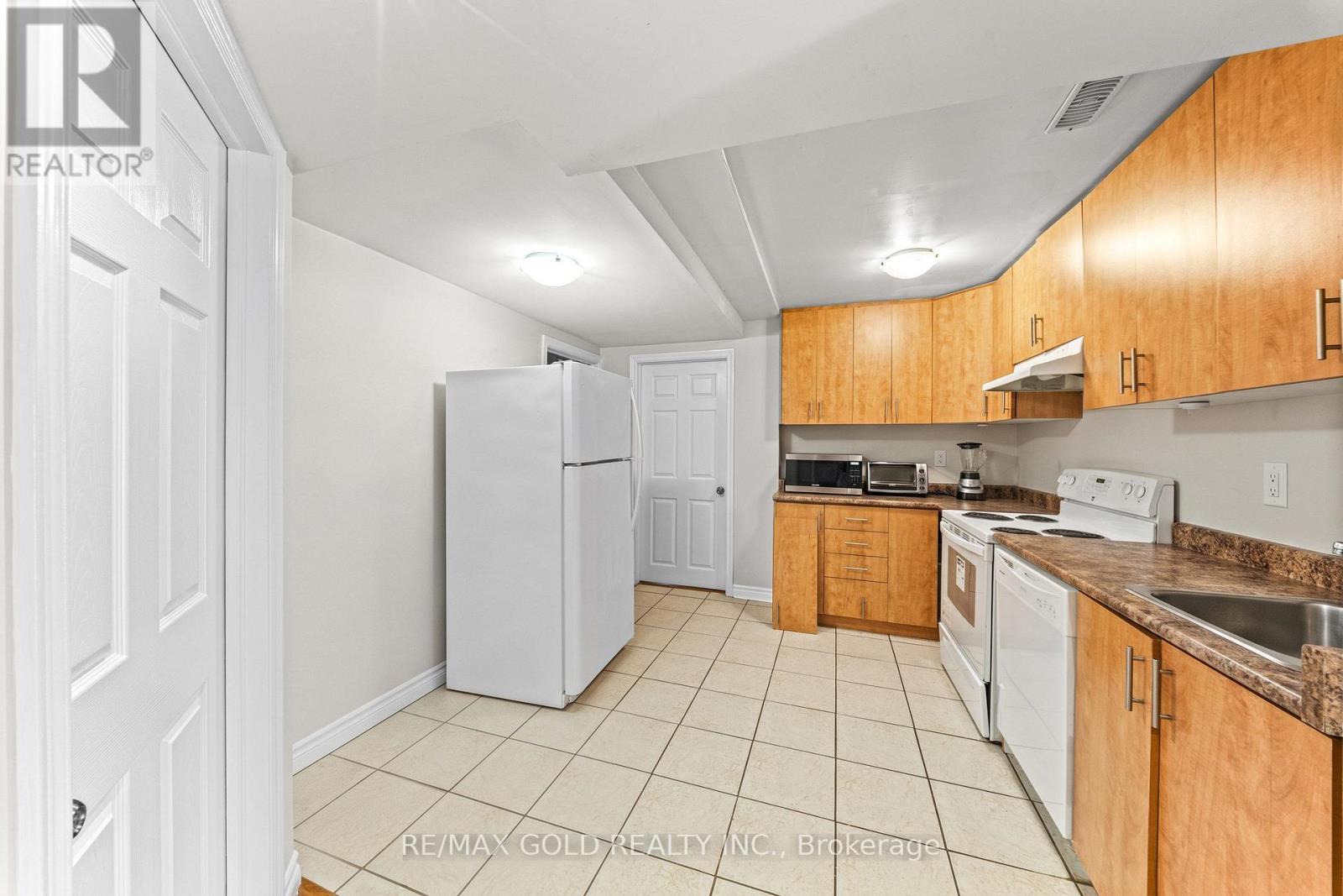 2 Bellchase Trail, Brampton, Ontario  L6P 3K4 - Photo 21 - W14032250