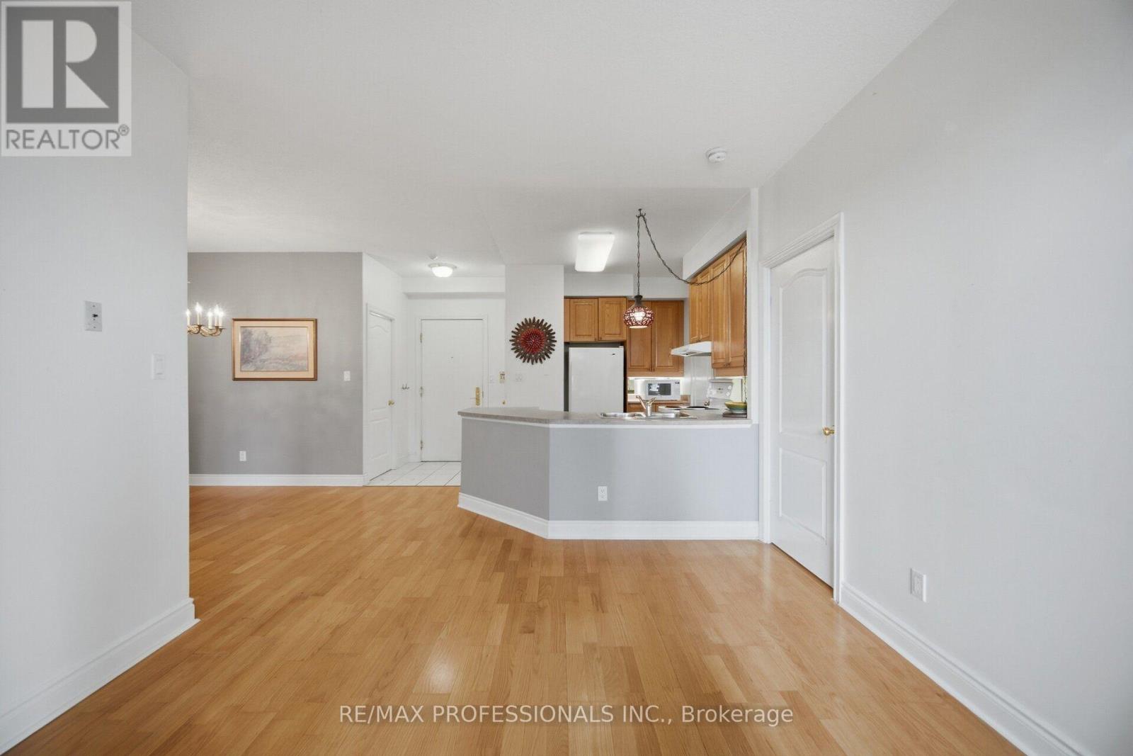 901 - 2 Aberfoyle Crescent N, Toronto, Ontario  M8X 2Z8 - Photo 12 - W14032264