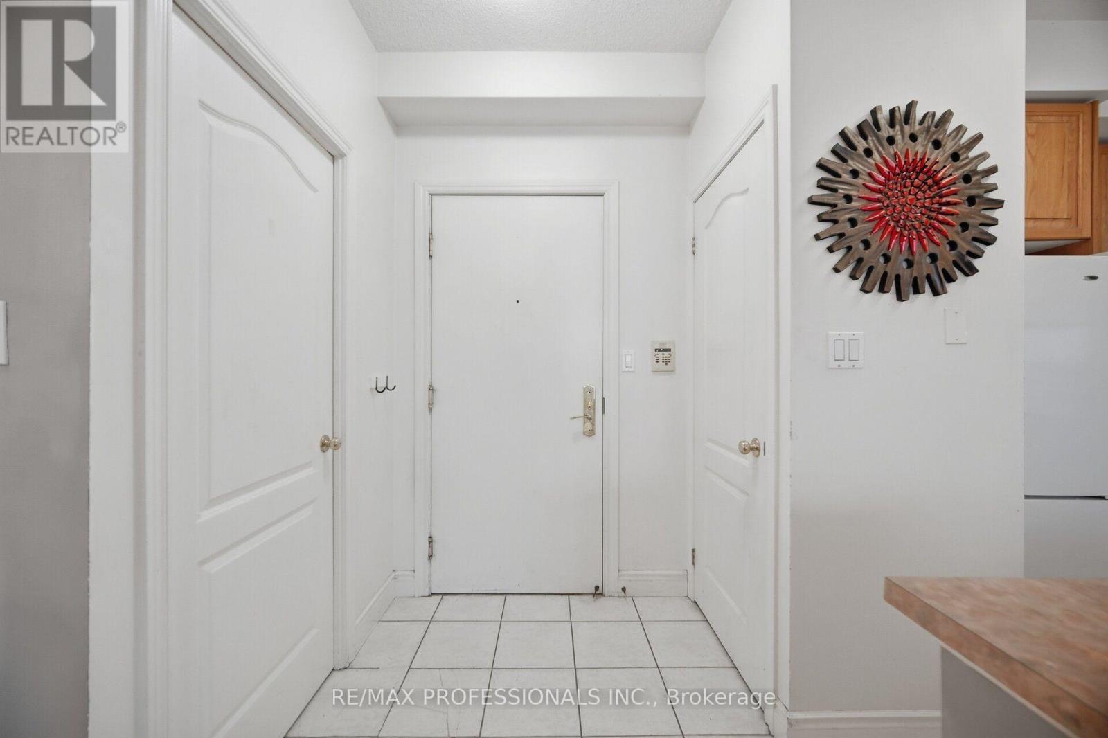 901 - 2 Aberfoyle Crescent N, Toronto, Ontario  M8X 2Z8 - Photo 6 - W14032264