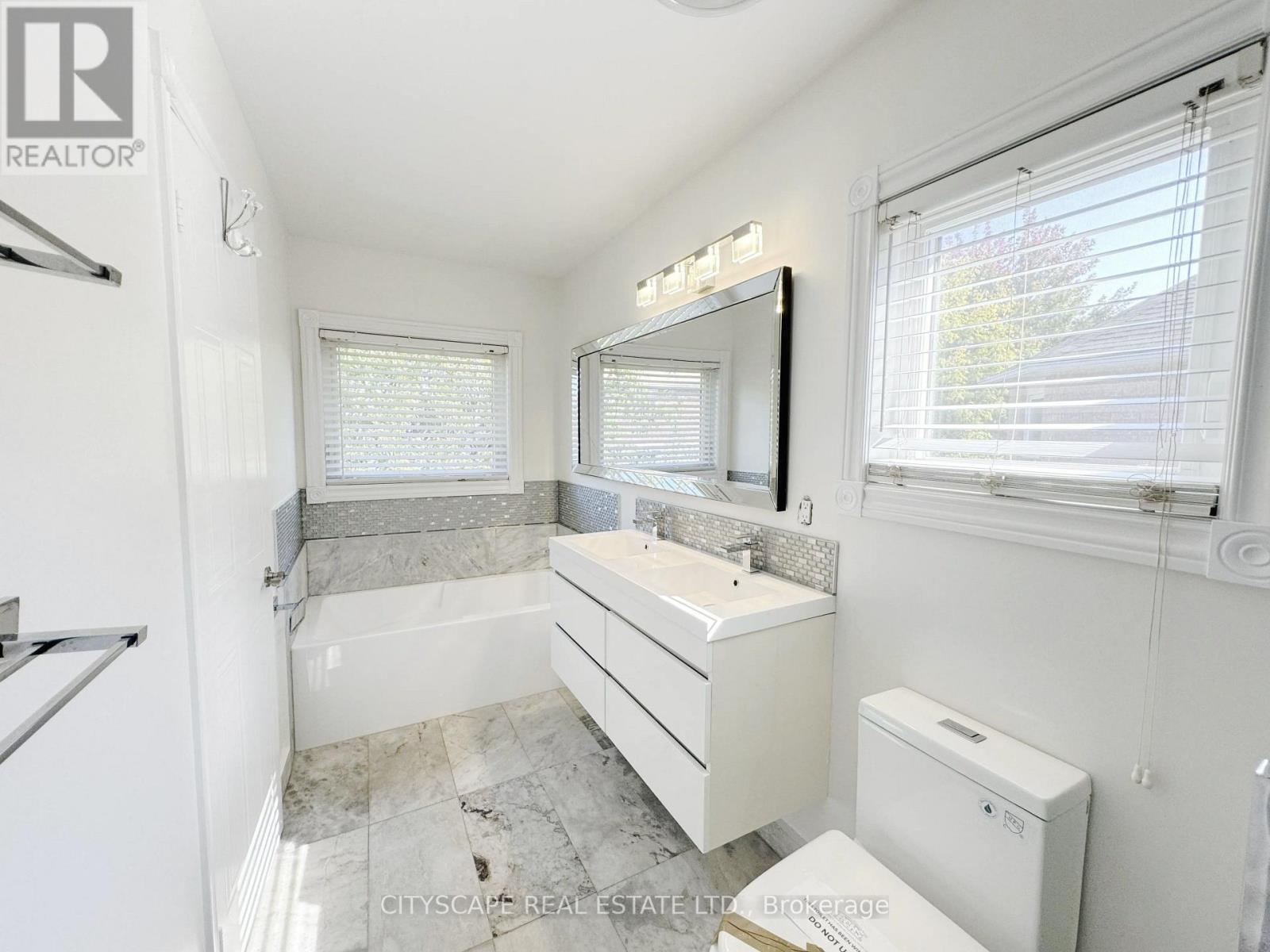5615 Whitehorn Avenue, Mississauga, Ontario  L5V 2B1 - Photo 23 - W14032288
