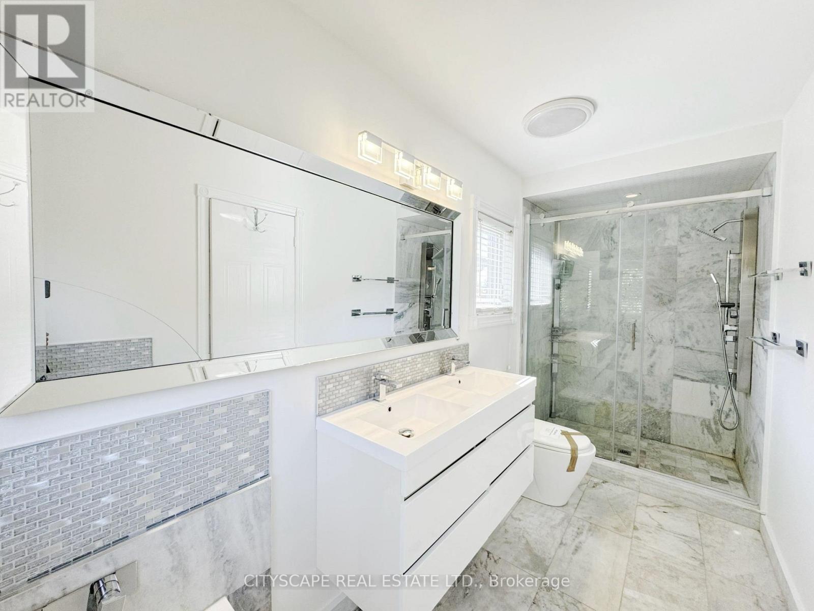 5615 Whitehorn Avenue, Mississauga, Ontario  L5V 2B1 - Photo 24 - W14032288